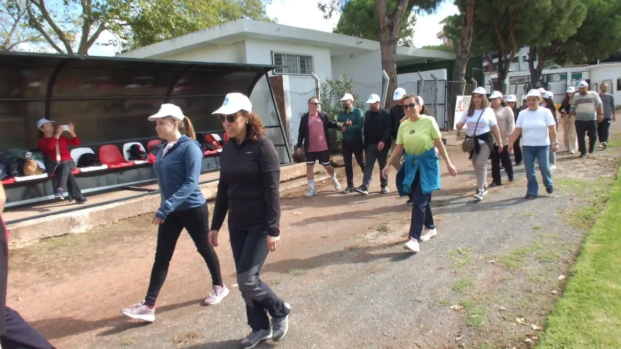 Balıkesir Burhaniye'de sağlık için yürüyüş düzenlendi
