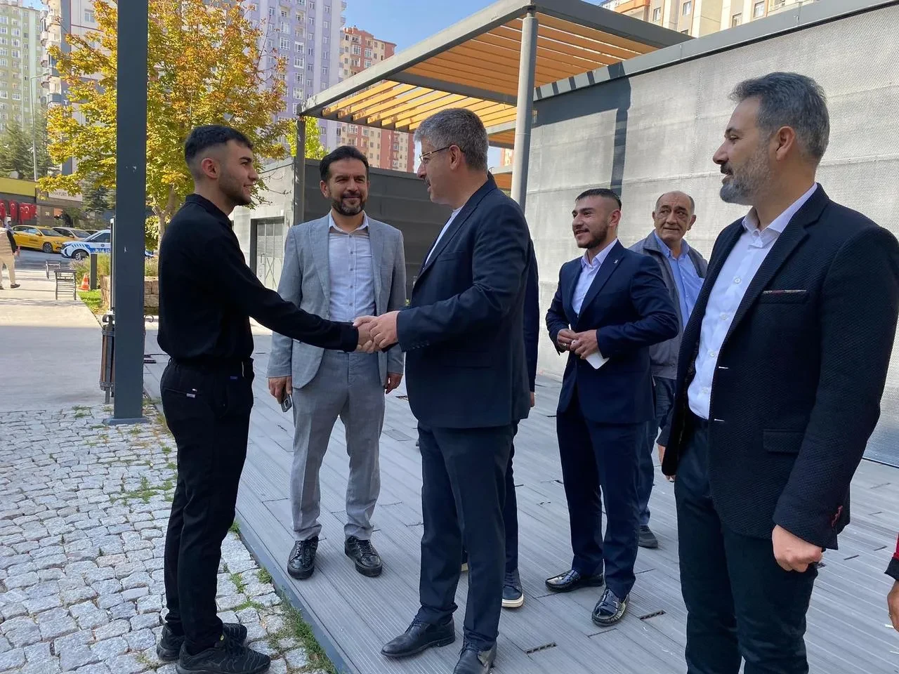 Şaban Çopuroğlu Talas Mevlana Mahallesi Muhtarı Hacer Arık'ı ziyaret etti