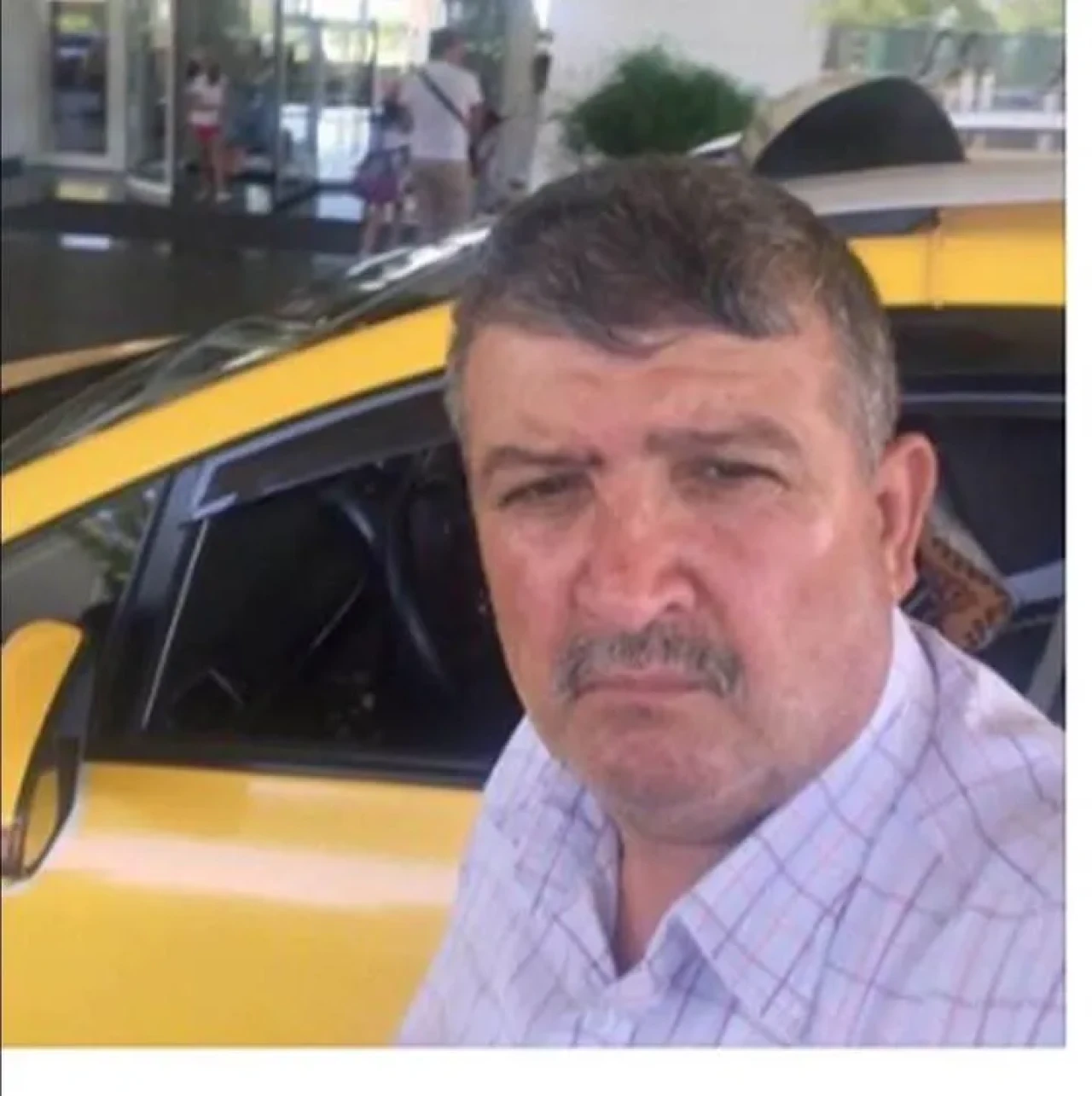 Afyonkarahisar'da otomobilin çarptığı eski muhtar hayatını kaybetti