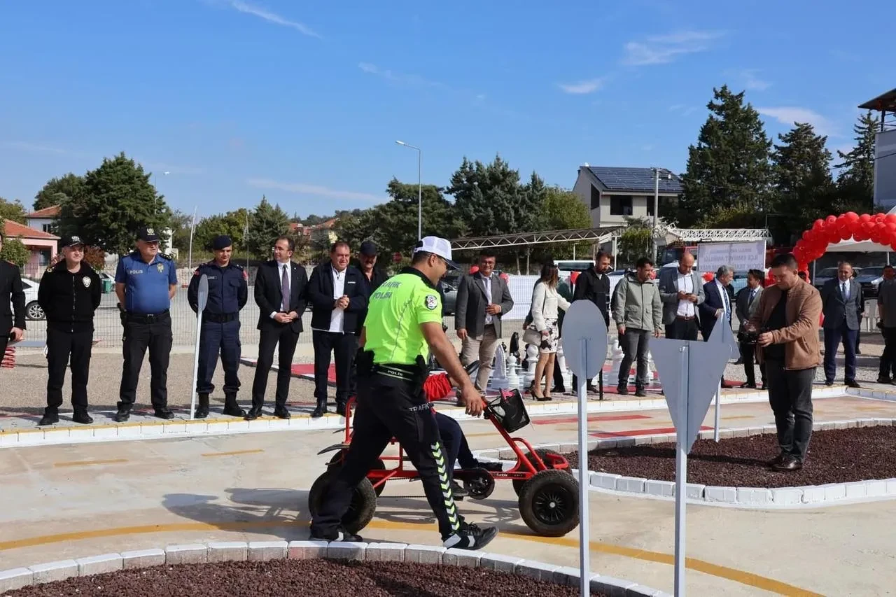 Bekilli’de çocuklar için trafik eğitim parkı açıldı
