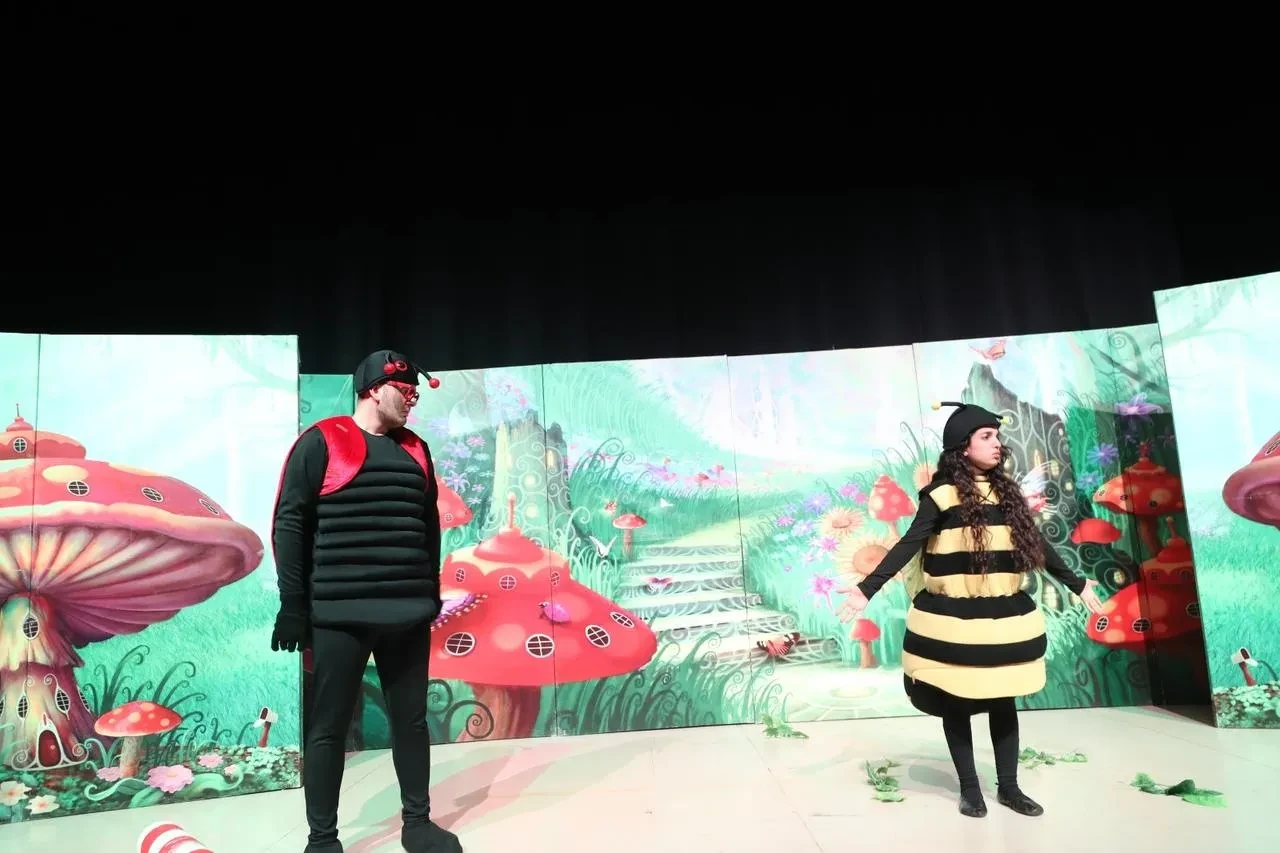 Gebze'de "Beneksiz Böcek Uğur" çocuk tiyatrosu izleyiciyle buluştu