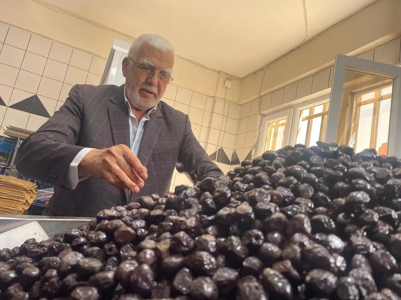 Katırlı Köyü Kooperatifi Gemlik zeytinlerini İsviçre’ye ihraç ediyor