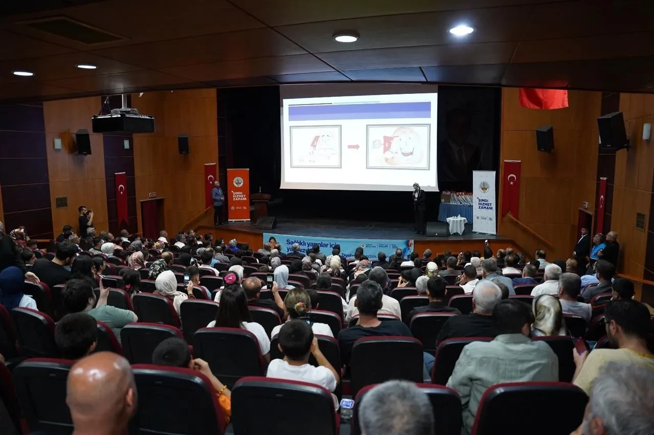 Kahta Belediyesi diyabet hastaları için farkındalık semineri düzenledi ve sağlık kitleri