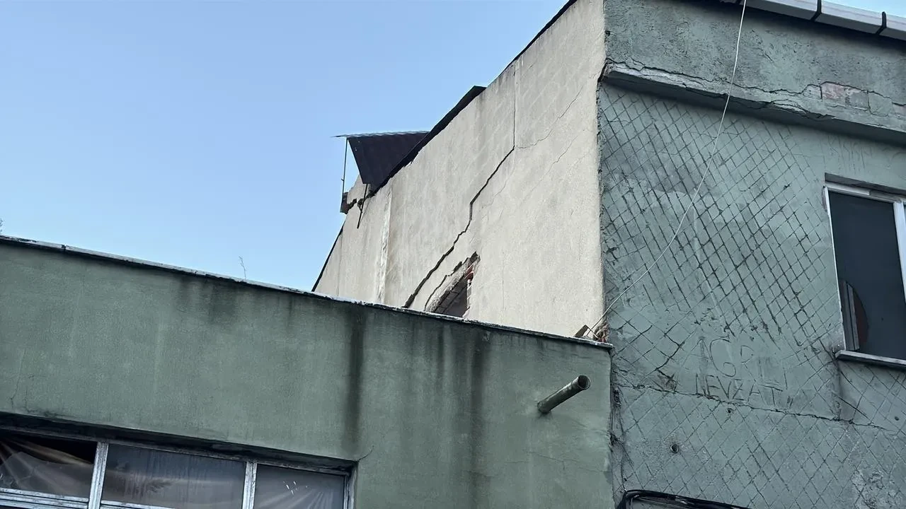 Küçükçekmece’de termosifon patlaması sonucu 2 kişi yaralandı