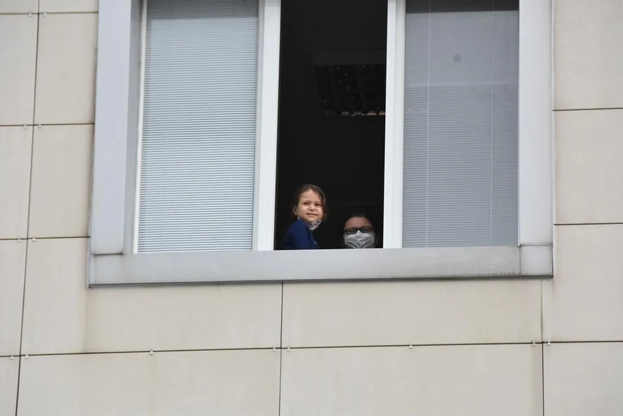 Samsun’da Kübranur’un lösemiyi yenmesi renkli balonlarla kutlandı