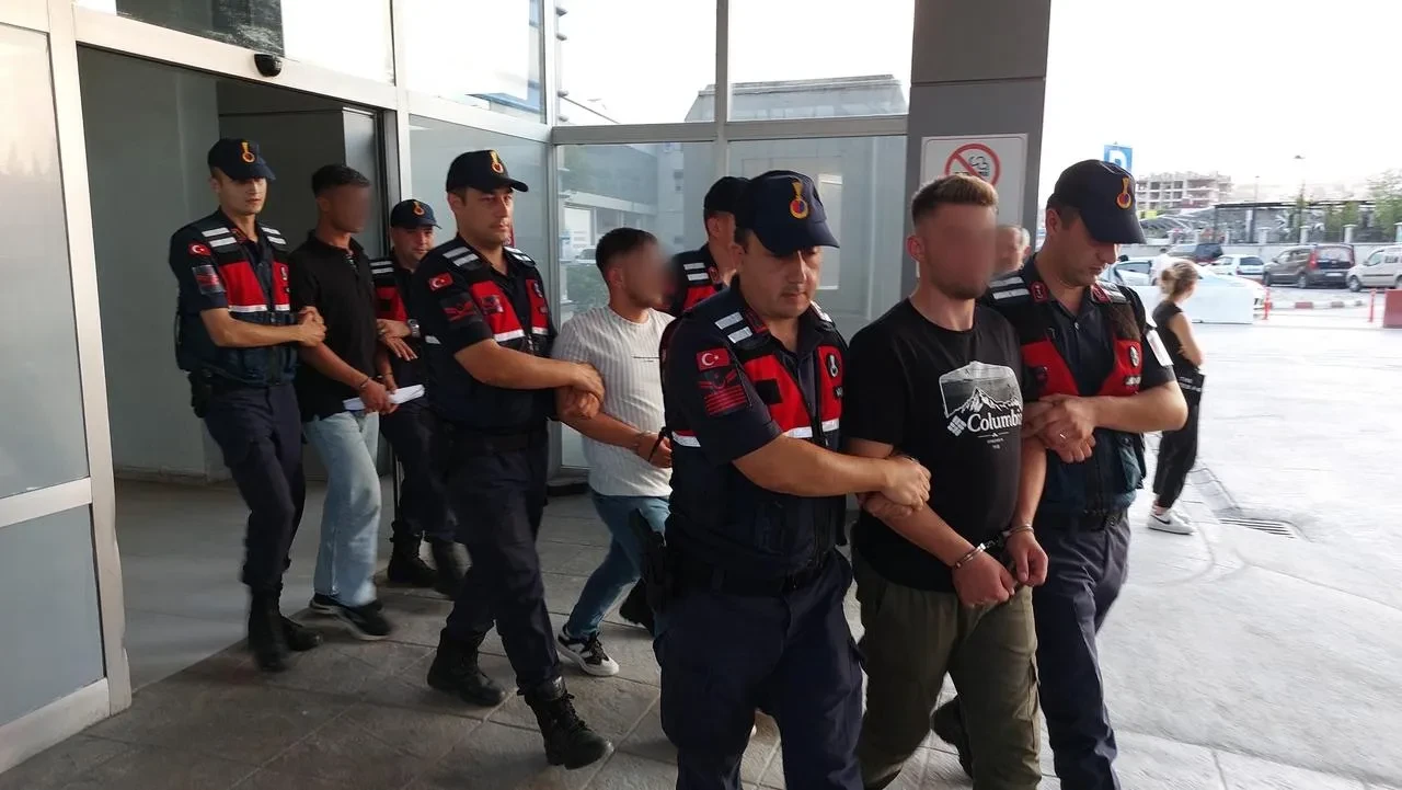 Tekkeköy'de ev sahibini sopayla yaralayan 3 kişiye 10'ar yıl hapis cezası