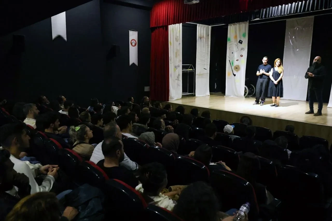 Menteşe Belediye Tiyatrosu Çocuk Parkı Yaraları ile izleyicileri buluşturdu