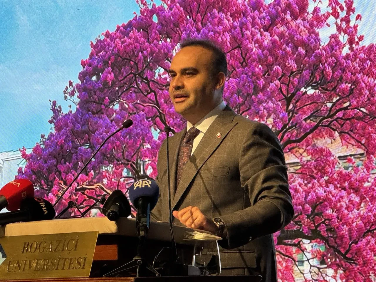 Bakan Kacır Gazze'deki zulme karşı teknopark yatırımlarını açıkladı