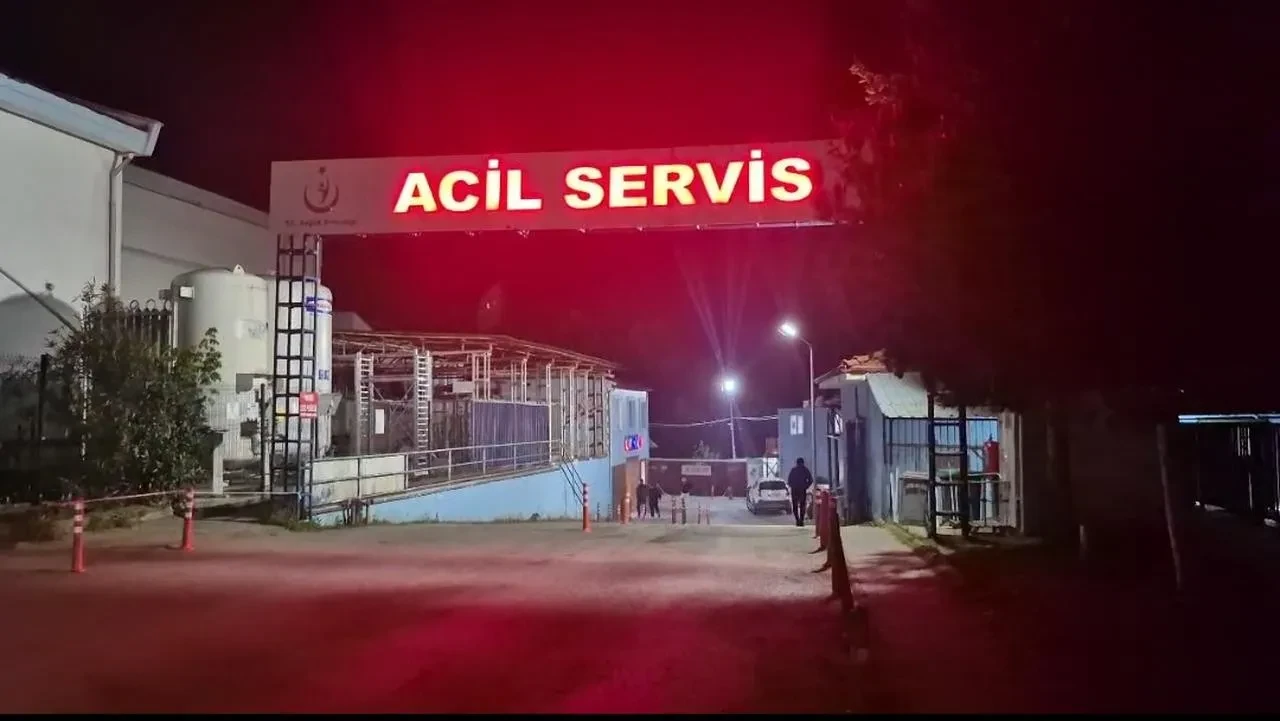 Bartın'da kauçuk fabrikasında zehirlenen 14 işçi hastaneye kaldırıldı