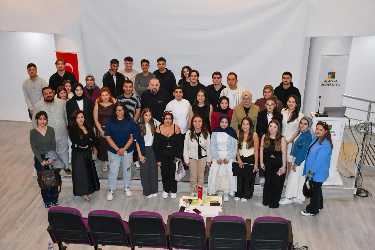 Alanya Üniversitesi'nde dünya aşçılar günü paneli gerçekleştirildi