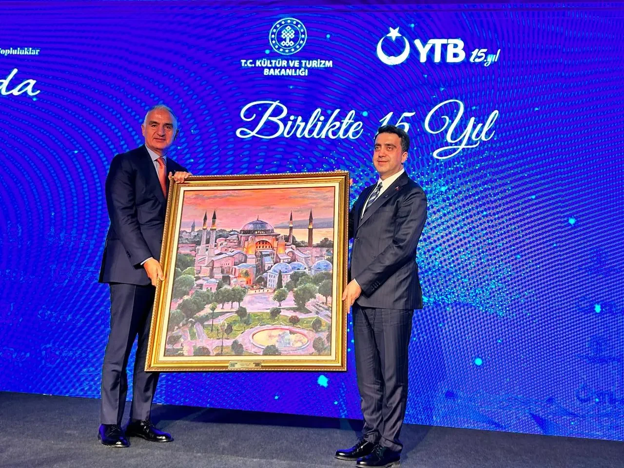 Bakan Ersoy YTB’de 7 milyon Türk diasporasını anlattı