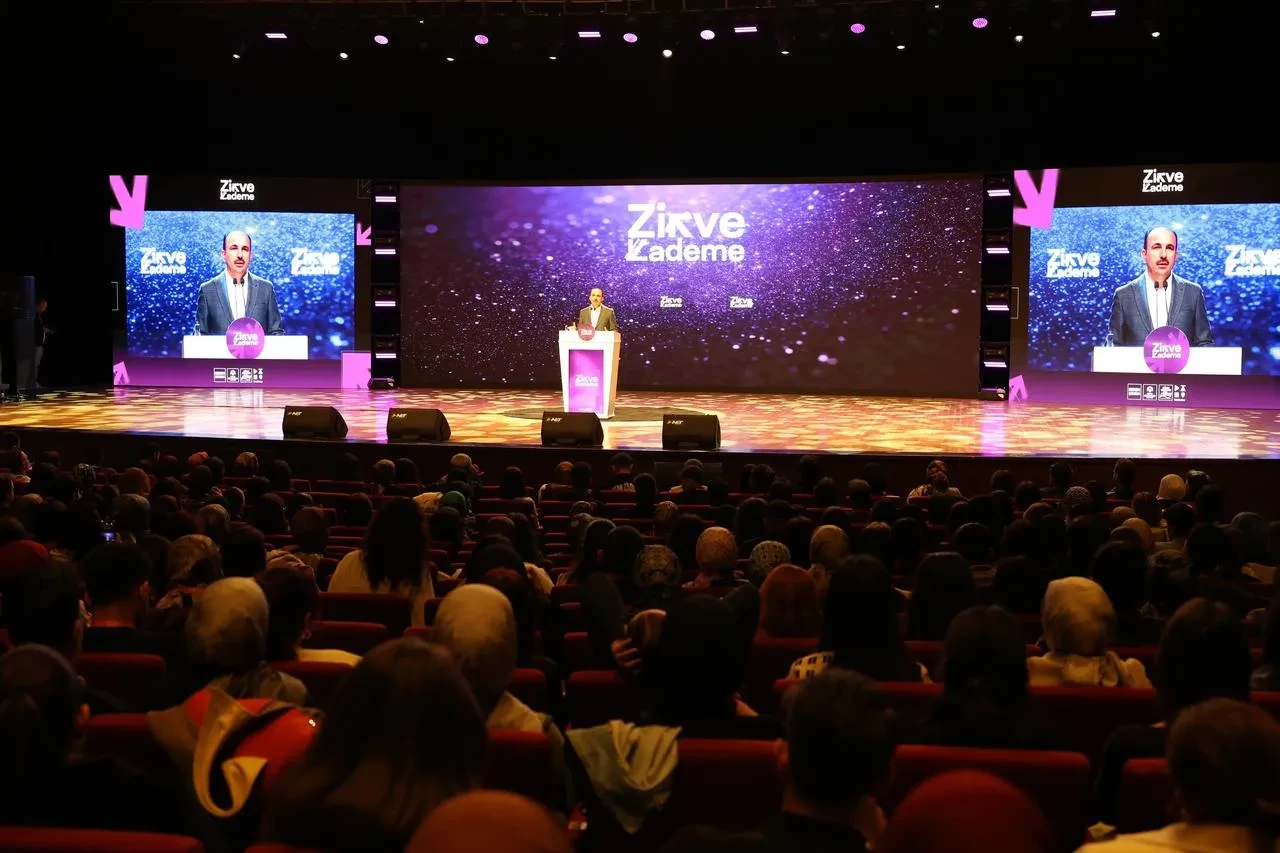 Konya Büyükşehir Belediyesi Başkanı Altay KADEME Kariyer Zirvesi'nde konuştu