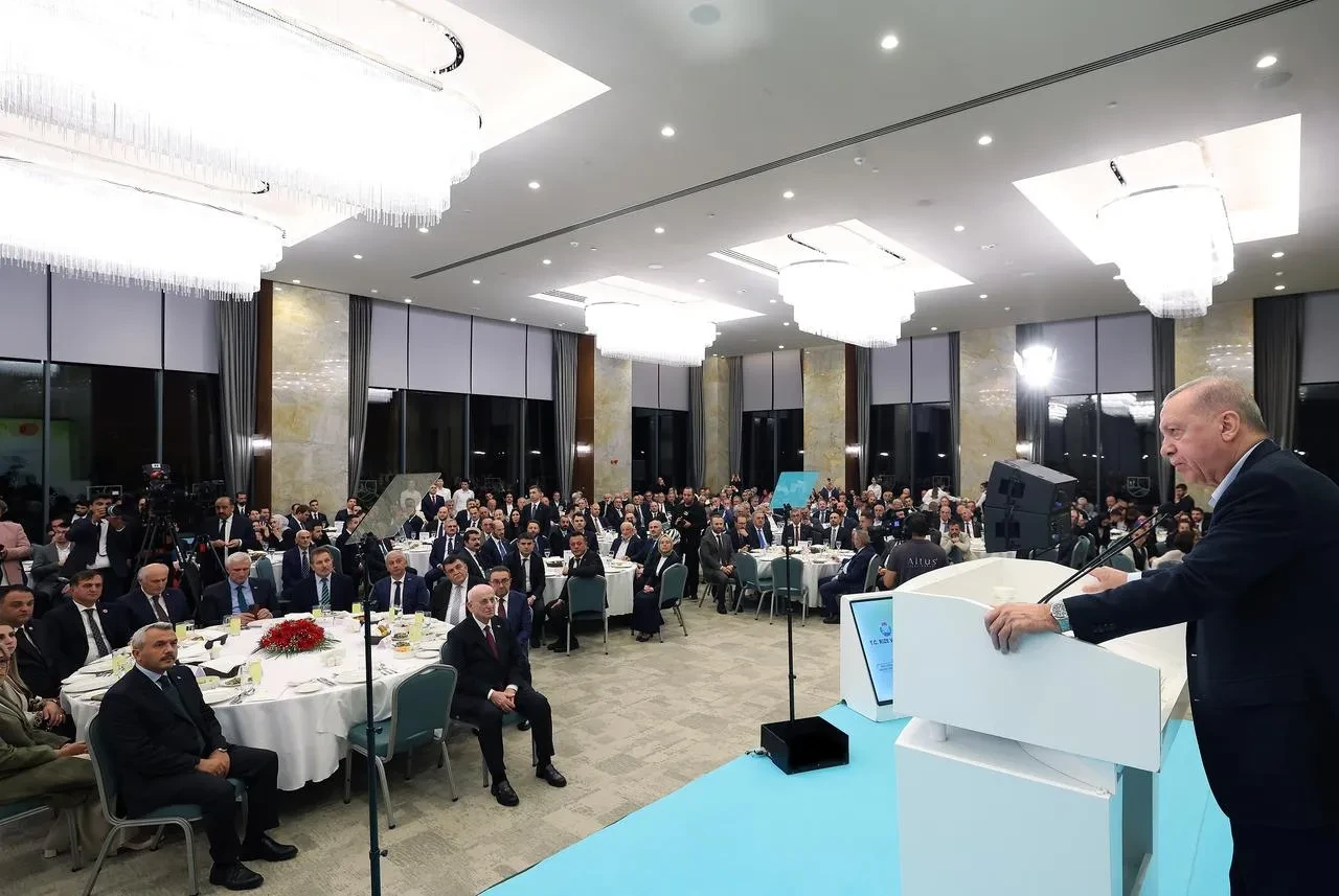 Cumhurbaşkanı Erdoğan dijital saldırılara karşı gençleri korumayı vurguladı