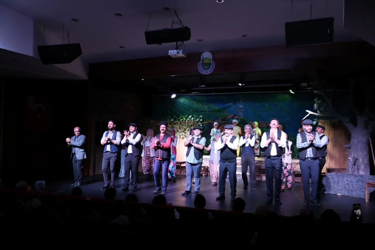 Komşu köyün delisi İnegöl’de kapalı gişe başladı