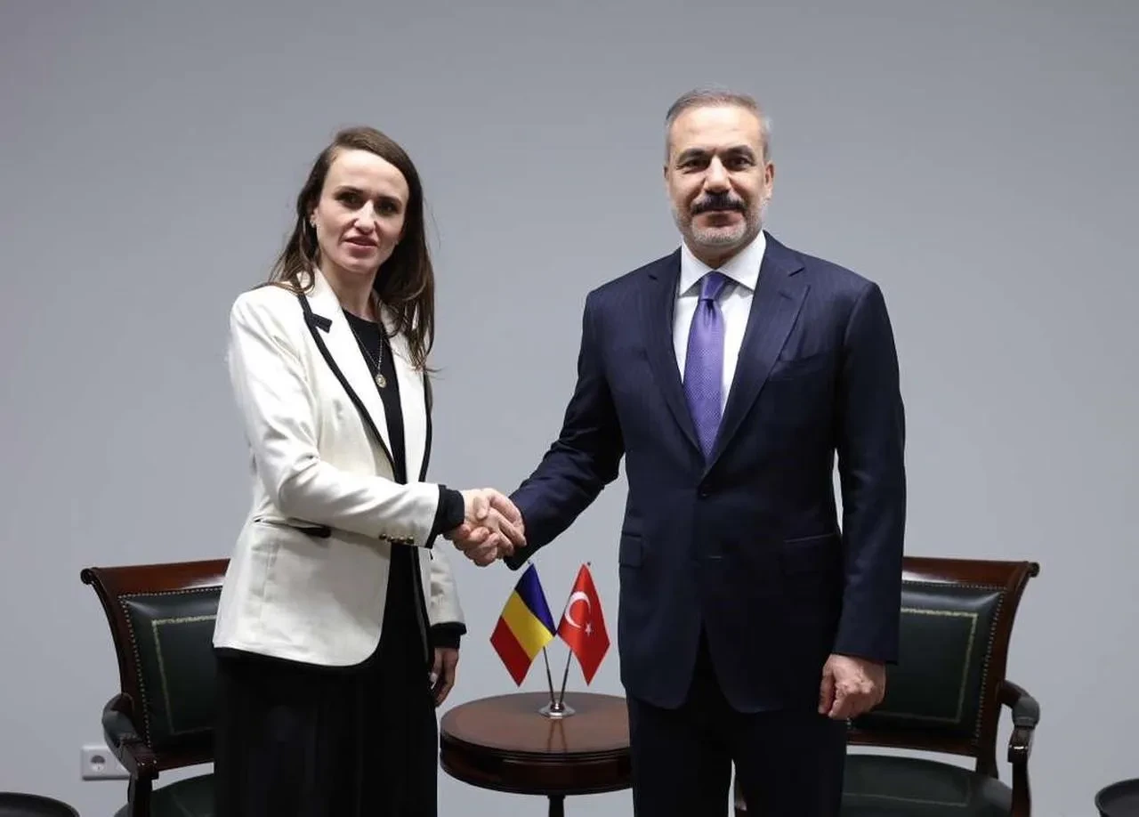 Dışişleri Bakanı Hakan Fidan Lüksemburg'da Romanyalı Mevkidaşı Oana Toiu ile Görüştü