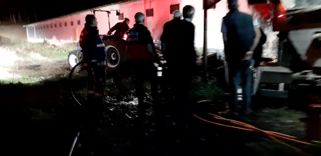 Mudurnu’da tavuk çiftliğinde çıkan yangın hızla söndürüldü