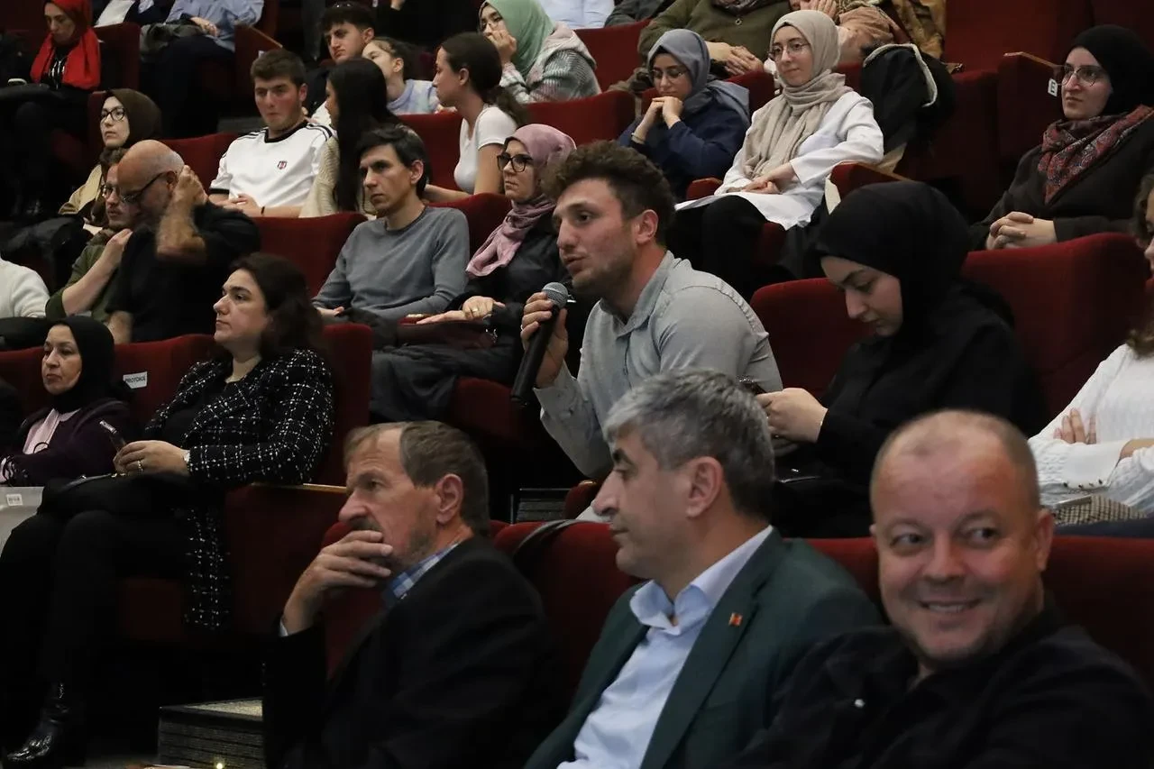 Sakarya'da Bilge Kral Aliya İzzetbegoviç vefatının 22. yılında anıldı