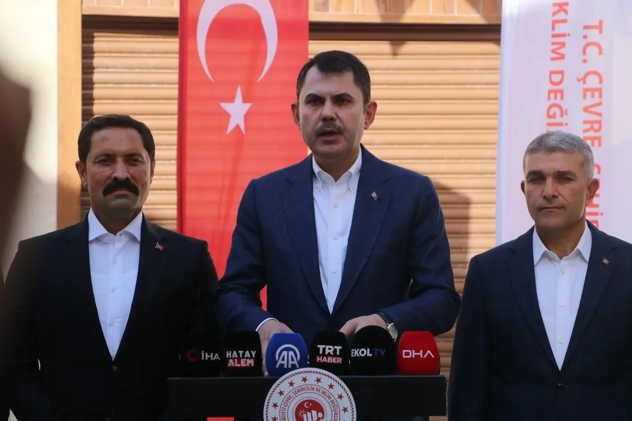 Bakan Kurum CHP'li belediyelere çöp toplama görevlerini hatırlattı