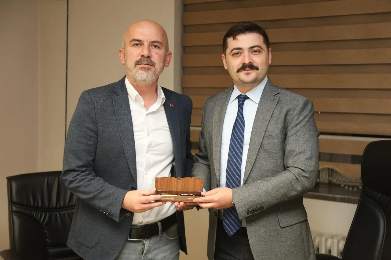 Bayburt’ta basın sektörünün sorunları gazetecilerle ele alındı