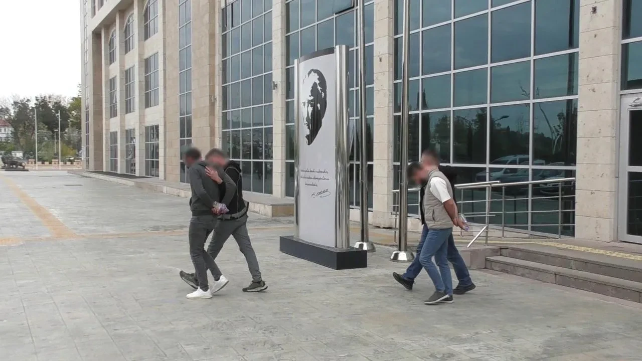 Uşak’ta narkotik operasyonunda 81 gram metamfetamin ele geçirildi