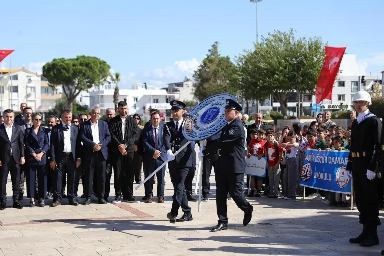 Didim'de 29 Ekim Cumhuriyet Bayramı coşkuyla törenlerle kutlandı
