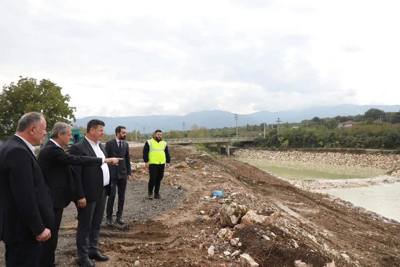 Akyazı'da Kızılelma Millet Bahçesi ve Yahyalı Bağlantı Yolu projeleri ilerliyor