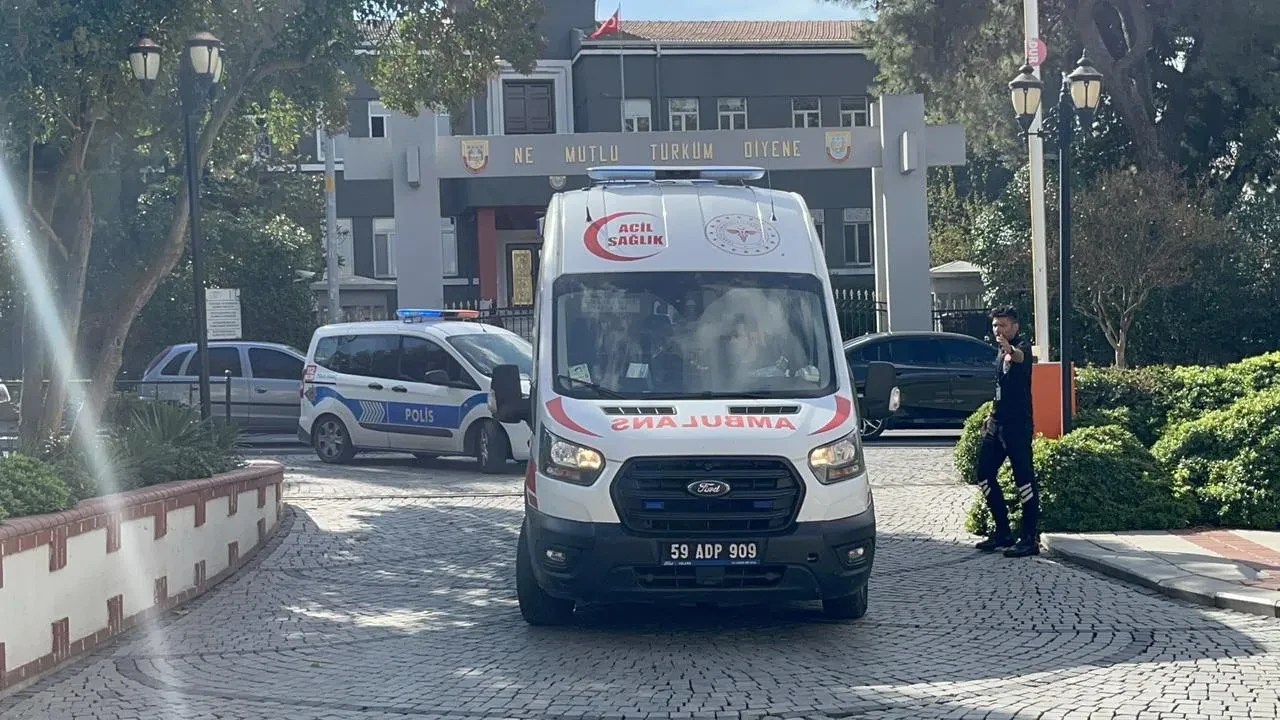 Tekirdağ Çorlu'da 2 aylık bebek sokağa terk edildi polis koruma altına