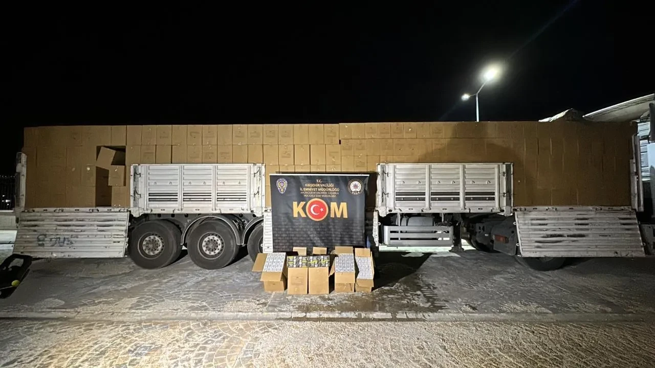 Kırşehir'de mükerrer bandrollü 9 milyon 800 bin makaron ele geçirildi