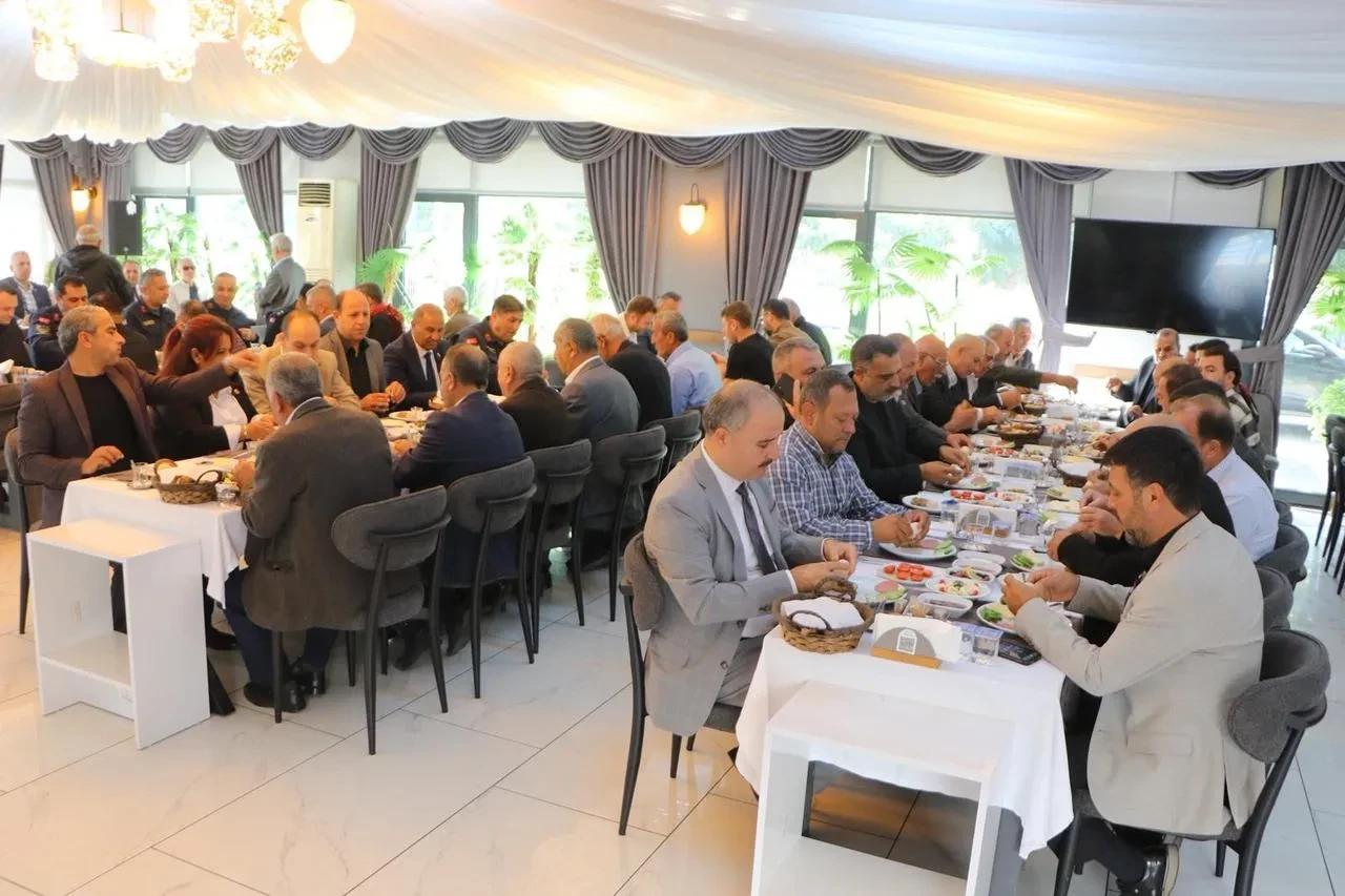 Söke Belediyesi Muhtarlar Günü’nde kahvaltılı toplantı düzenledi