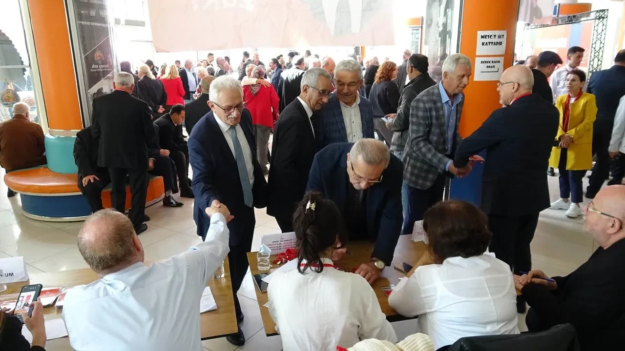 Mehmet Özdağ yeniden CHP Samsun İl Başkanı oldu