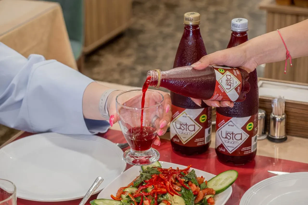 Serfressh şalgamı Adana'dan uçak yolcularına ulaşıyor