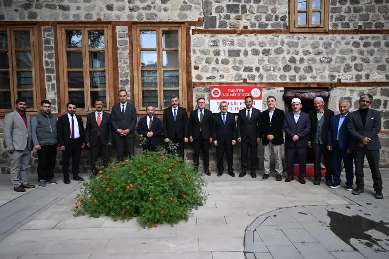 Vali Mustafa Çiftçi Ebubekir Efendi Dar’ul Huffaz’da hafızlık eğitimlerini inceledi