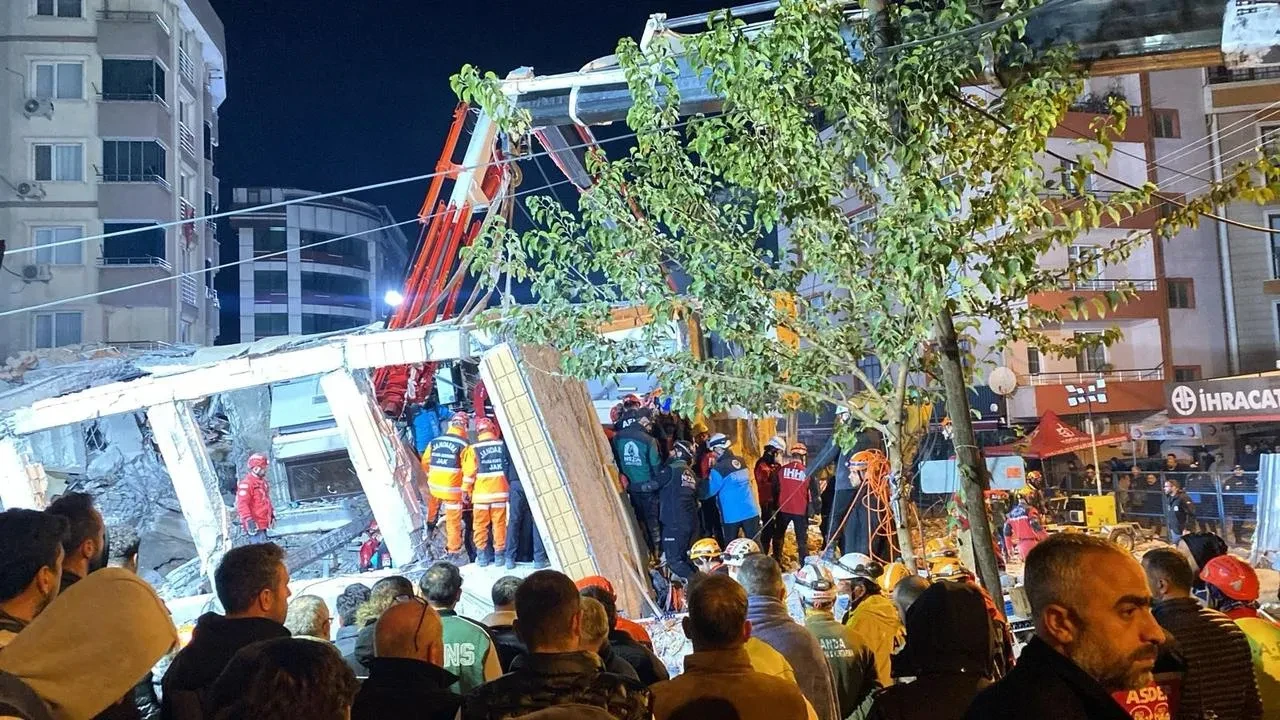 Gebze'de çöken binada Bilir ailesinden 3 kişinin cansız bedenine ulaşıldı