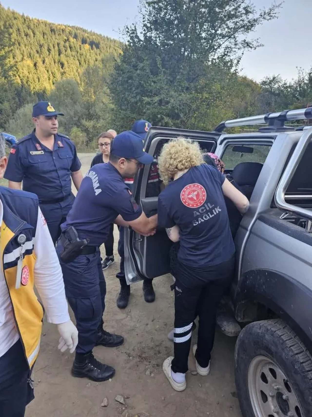 Artvin'de kaybolan Alzheimer hastası Hoşnaz Altunal jandarma ekipleri tarafından bulundu