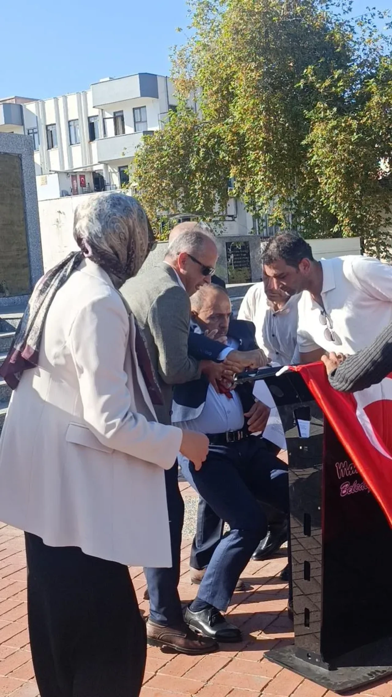 Manavgat'ta Muhtarlar Günü programında Şaban Aydın Şirin bayıldı