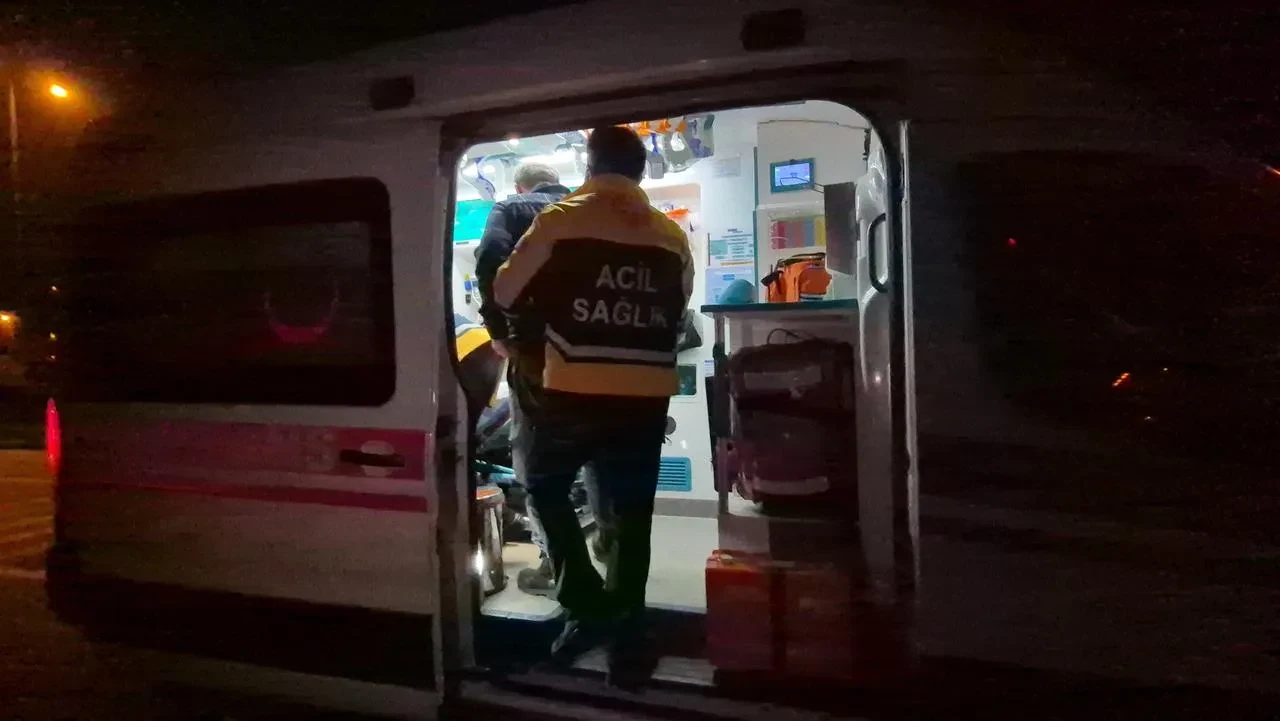 Bartın'da arkadaşlar arasında çıkan bıçaklı kavgada bir kişi yaralandı