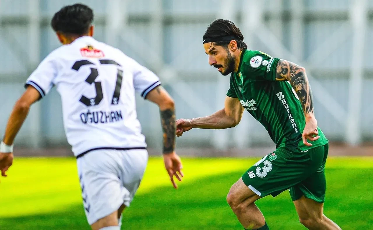 Bursaspor Kuzeyboru 68 Aksaray Belediyespor'u 2-1 mağlup etti