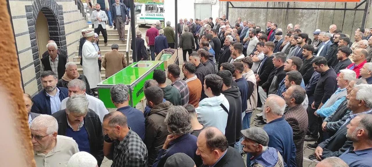 Baba av sırasında oğlunu kazara vurdu cenaze Artvin’de toprağa verildi