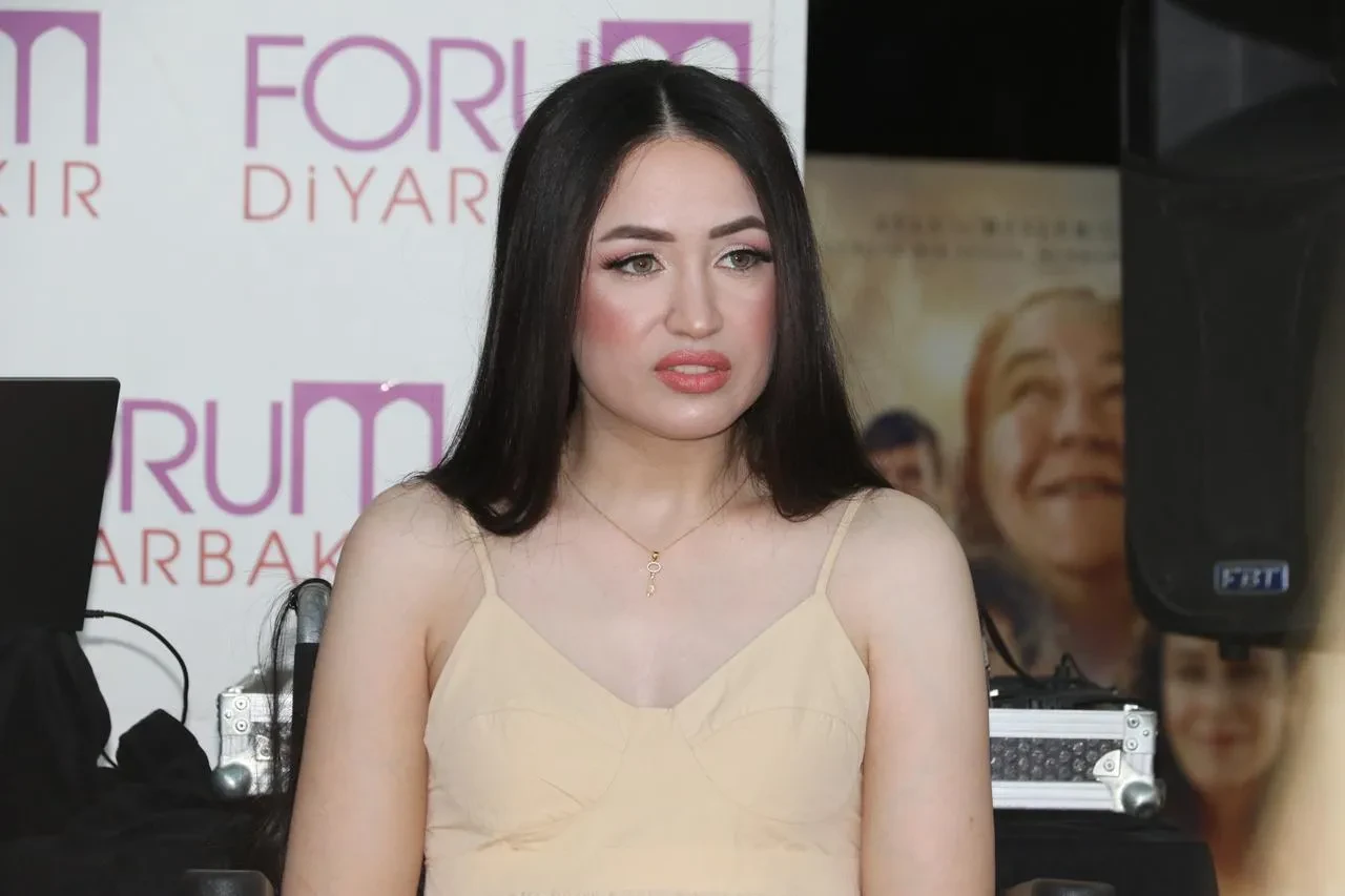 Mutlu Kaya Diyarbakır'da 10 yıl sonra sahneye çıktı