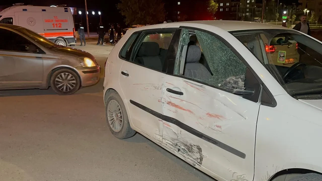 Adıyaman’da otomobil ile motosiklet çarpıştı, üç kişi yaralandı
