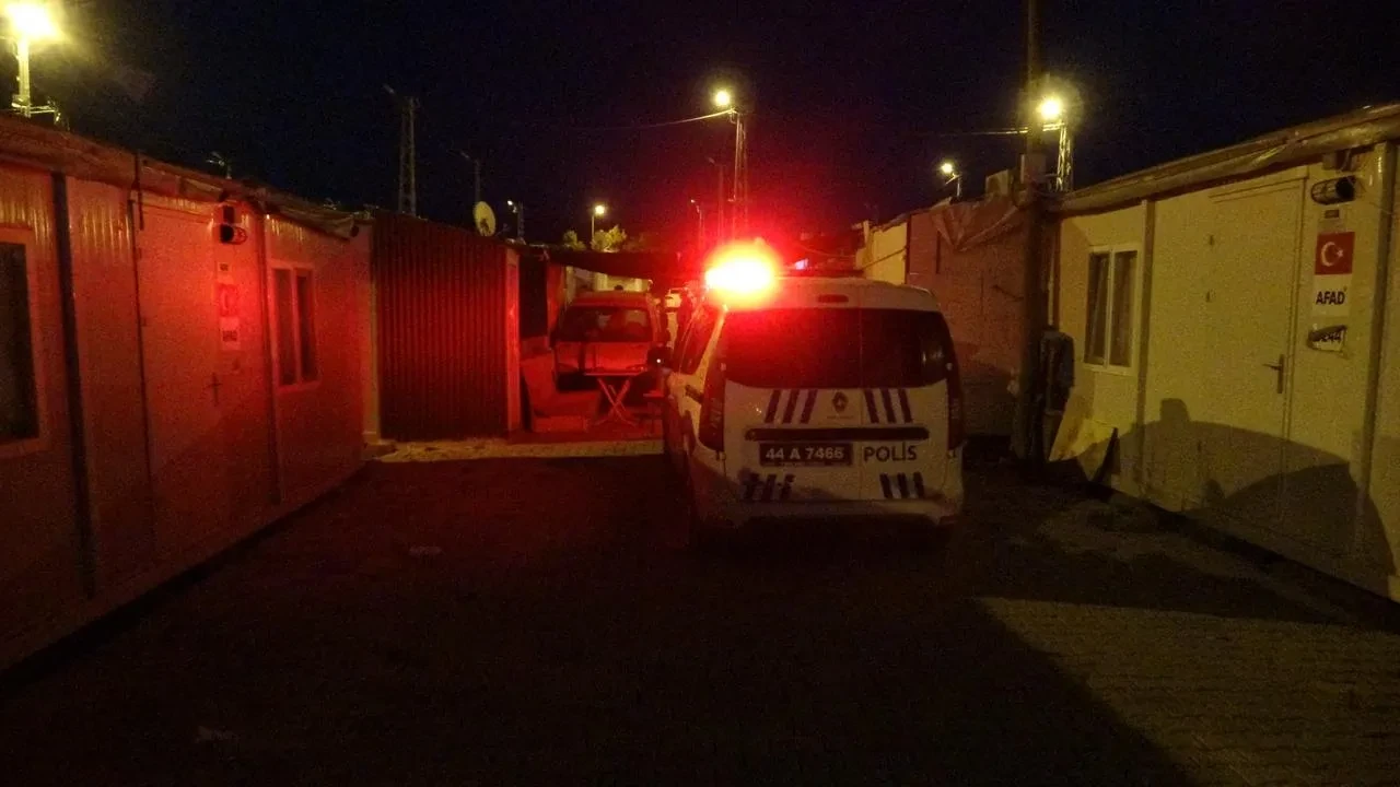 Malatya’da konteyner kentte tuvalette silahlı saldırıya uğrayan kişi hastanelik oldu