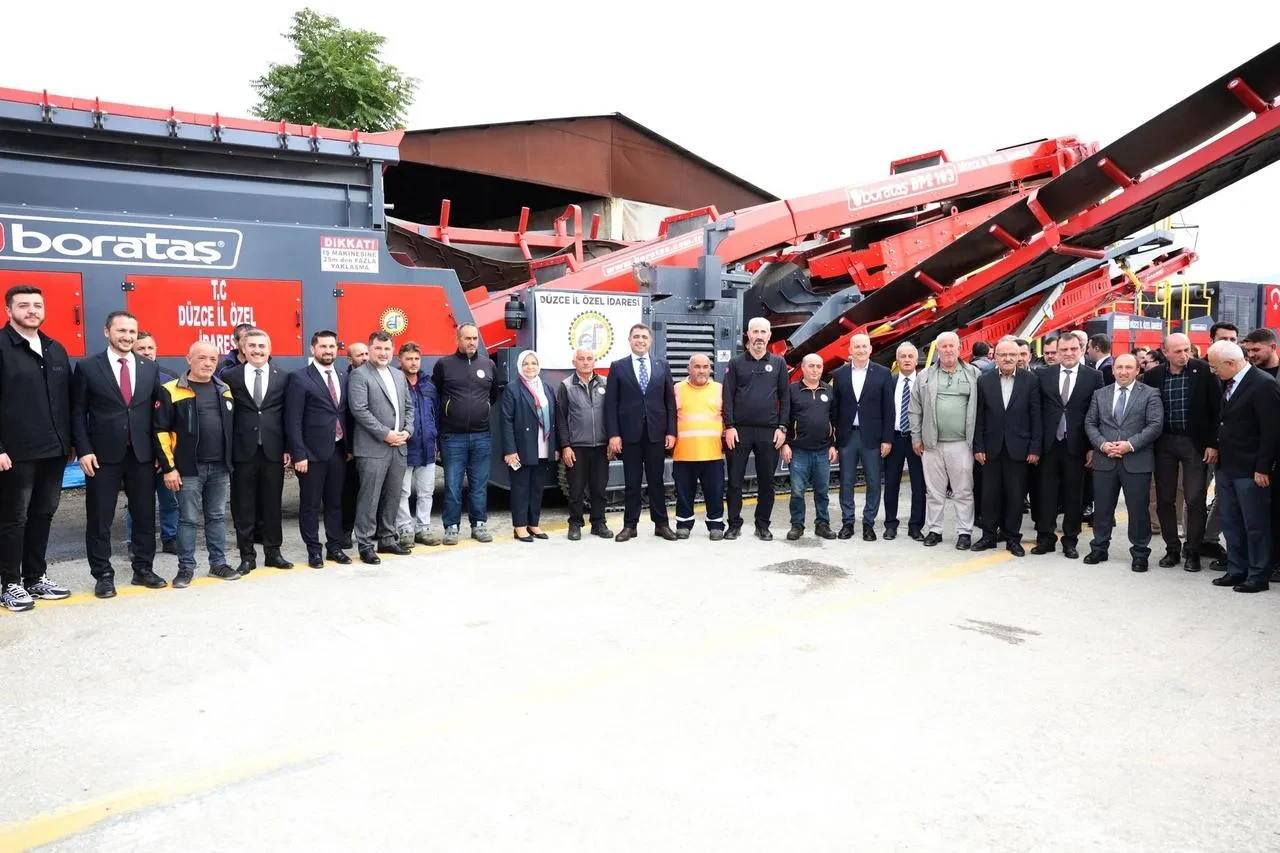 Düzce İl Özel İdaresi 24 iş makinesini hizmete aldı