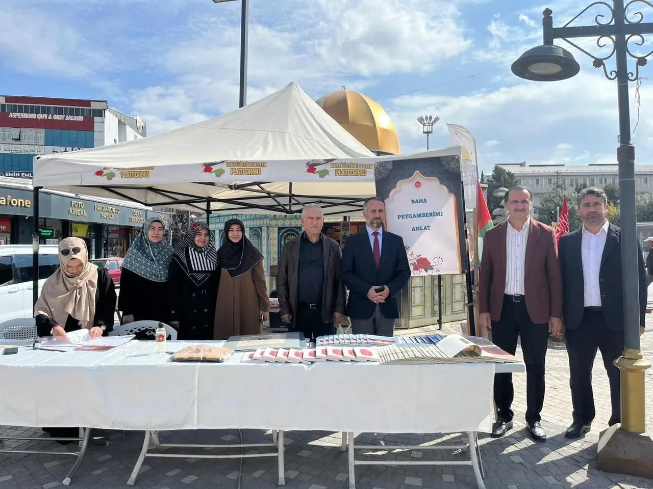 Van İl Müftülüğü Mevlid-i Nebi Haftası için hat sergisi ve ilahi