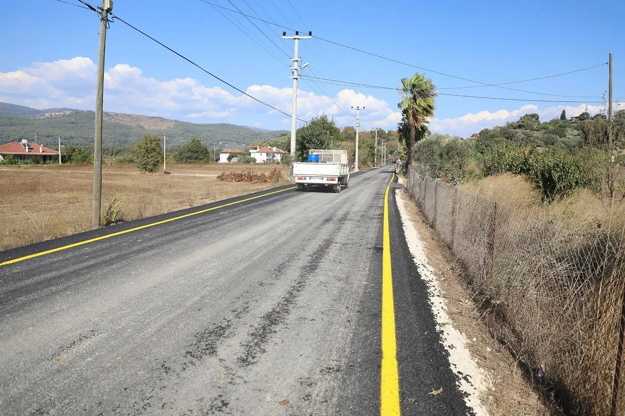 Muğla Büyükşehir Belediyesi şirinköy çıtlık güzergahında yol yenileme çalışmalarını tamamladı