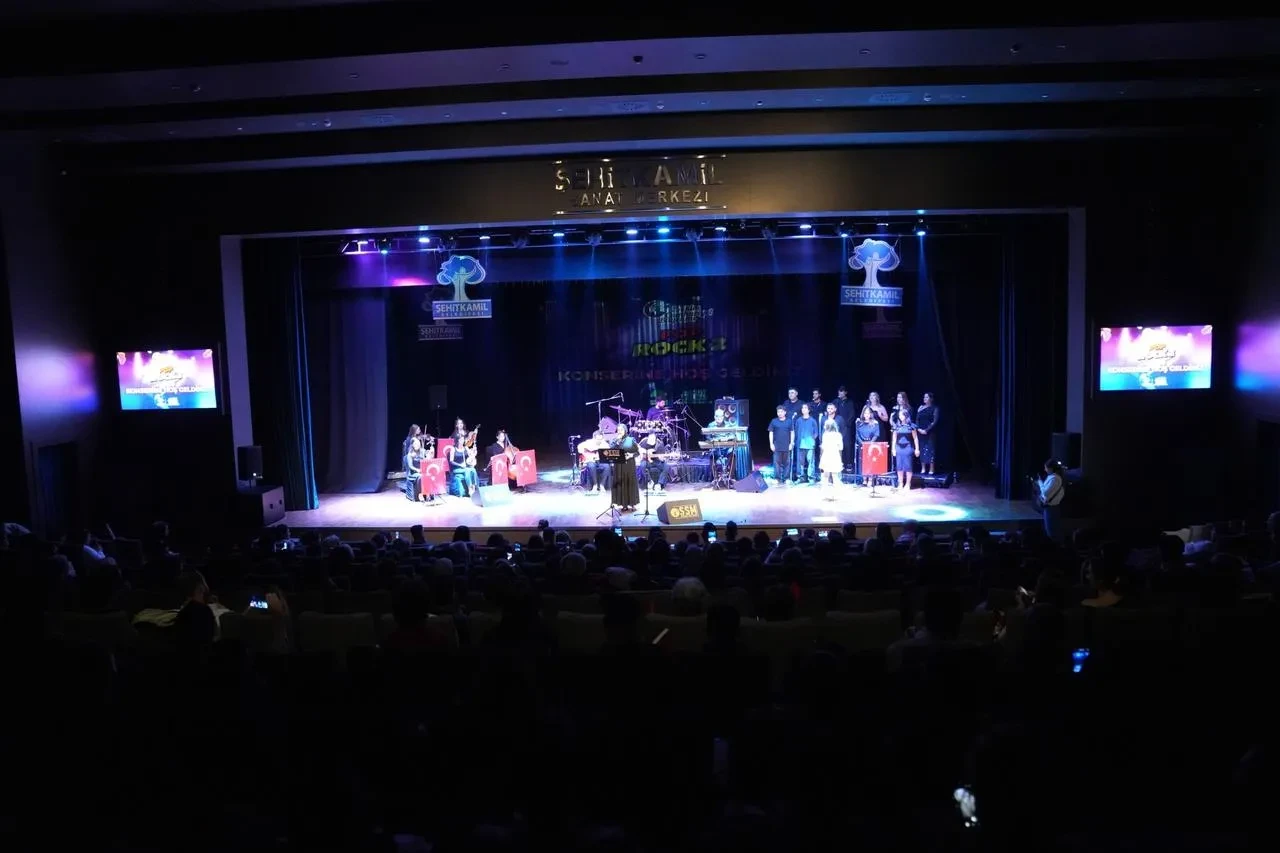 Şehitkamil Belediyesi Cumhuriyet Bayramı’nda Pop Rock 2 konseri düzenledi