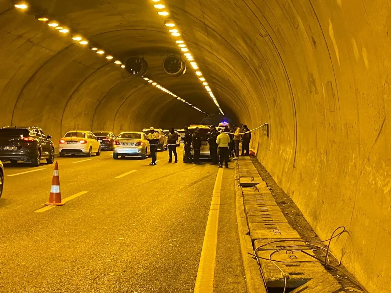 Ankara Keçiören’de otomobil içinde silahlı kavga bir ölü bir yaralı