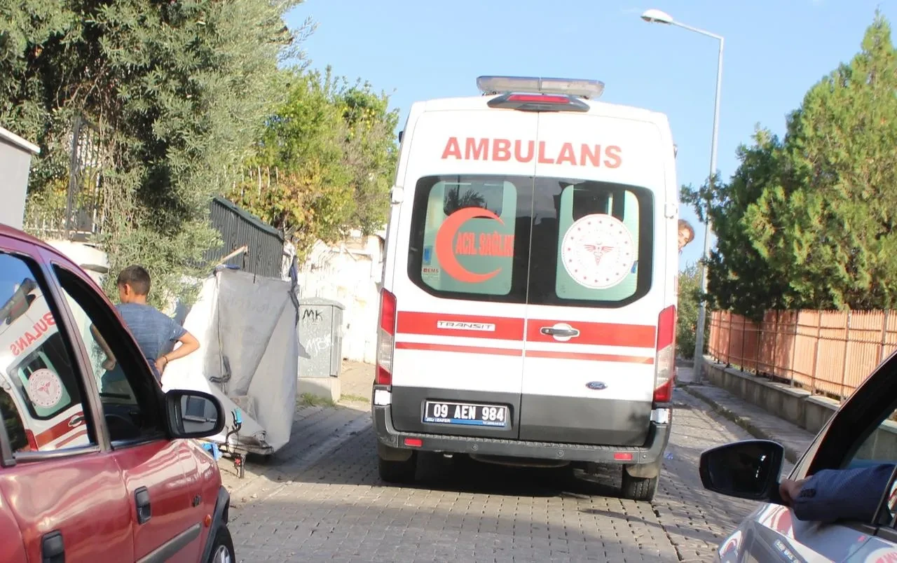 Aydın’da genç kız ilaç etkisiyle fenalaştı ambulansla hastaneye kaldırıldı