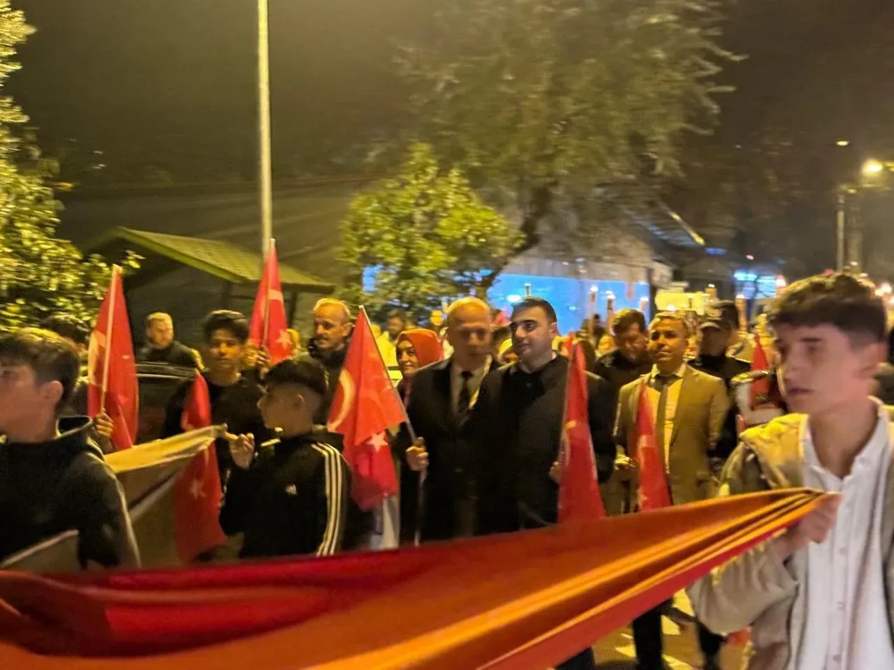 Osmaneli’de 29 Ekim Cumhuriyet Bayramı coşkusu fener alayı ile kutlandı