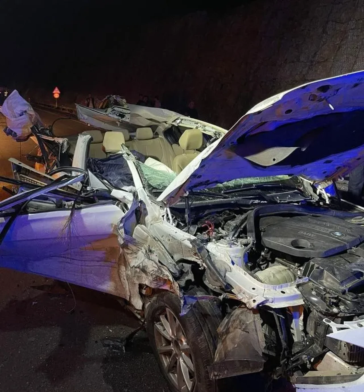 Mersin’de otomobil park halindeki kamyona çarptı bir ölü bir yaralı