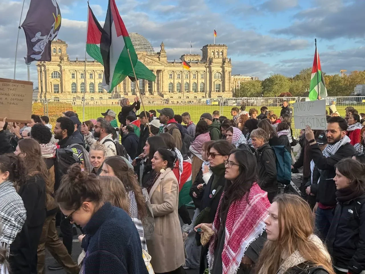 Berlin'de 16 bin kişi Gazze için özgürlük gösterisi düzenledi